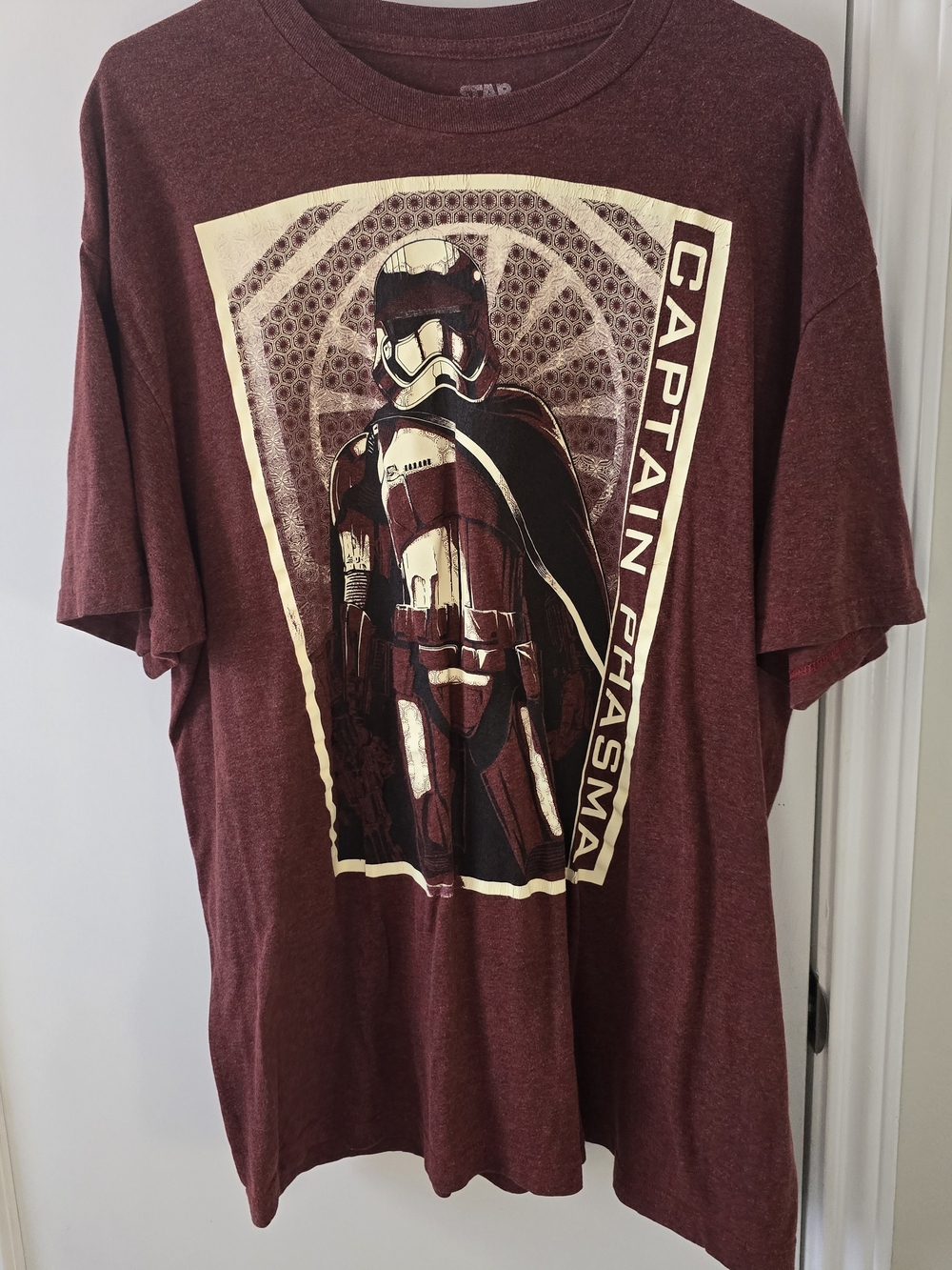 Star Wars Captain Phasma Tee - Maroon and Cream
